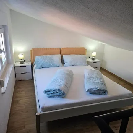Appartement Spacious With Outdoor Swimming Pool In - Three Bedroom *