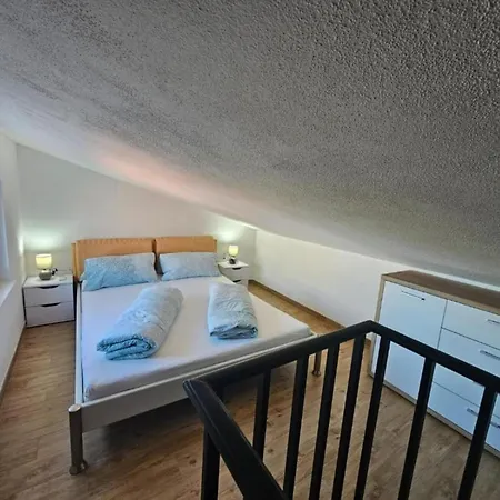 Spacious With Outdoor Swimming Pool In - Three Bedroom Appartement